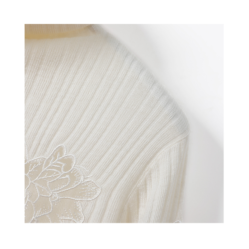 Ladies Knitted Pullover+mesh Emboridery