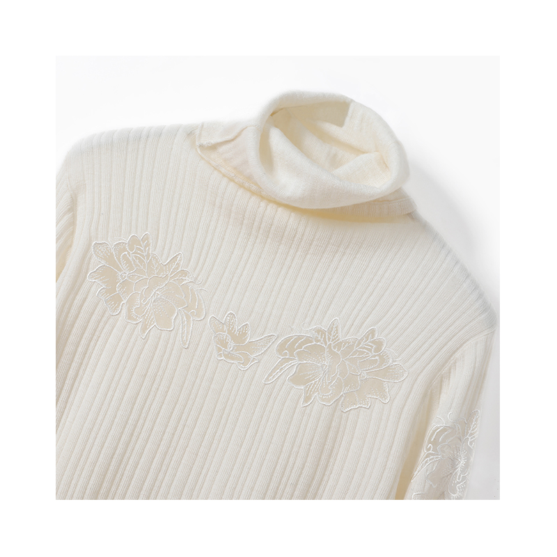 Ladies Knitted Pullover+mesh Emboridery